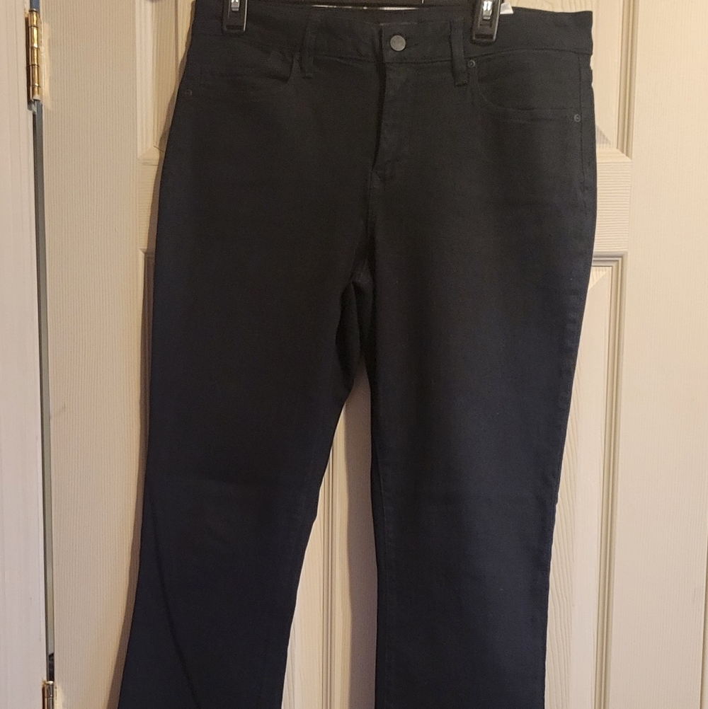 Amazing Find!! NYDJ Straight-Leg Black Jeans